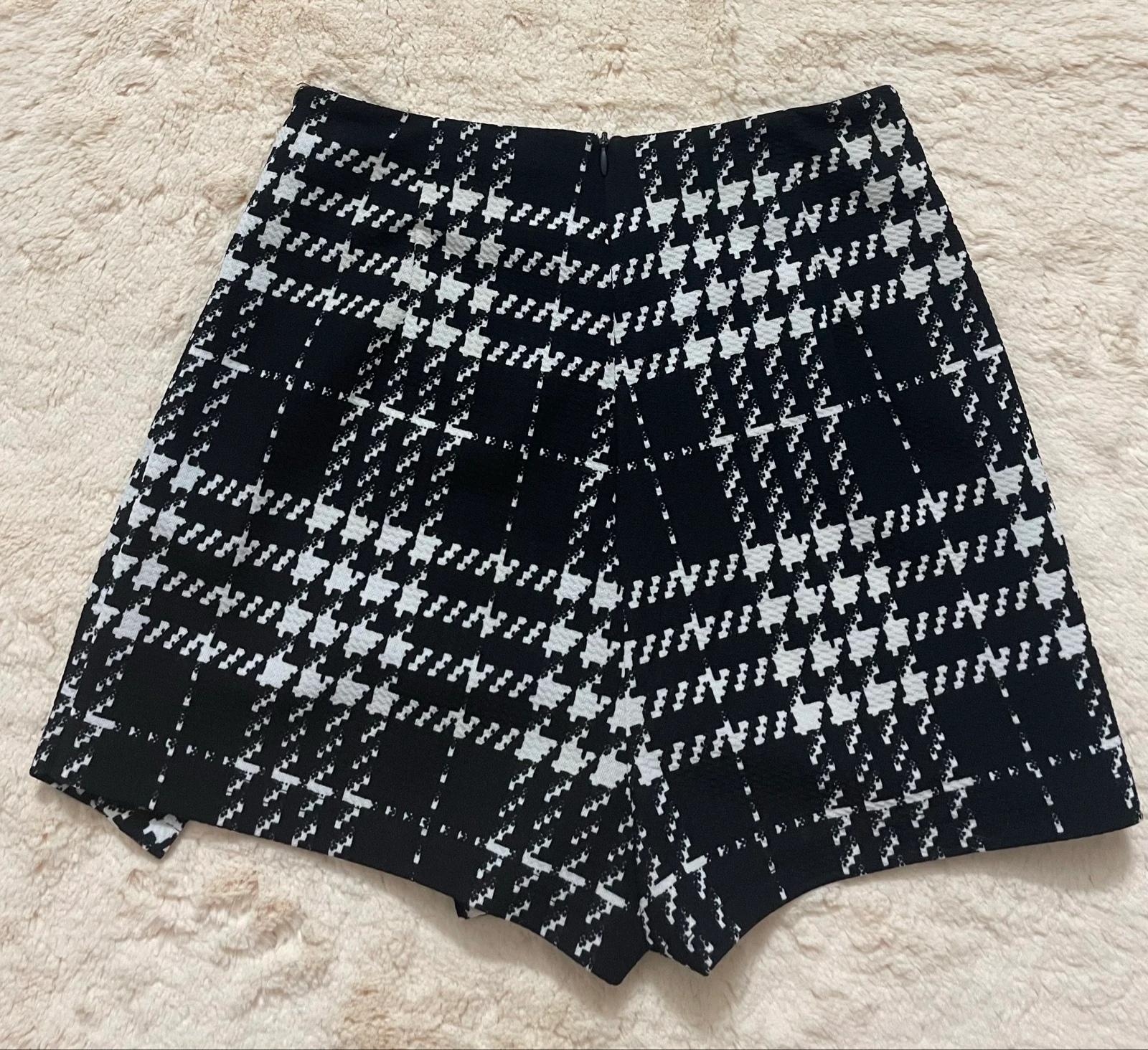 Jupe pantalon à carreaux blanc et noir – Taille XS – photo 2